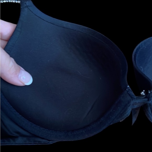 Victoria’s Secret Very Sexy Holiday Bra, Thong, & Skirt Set - Picture 11 of 15